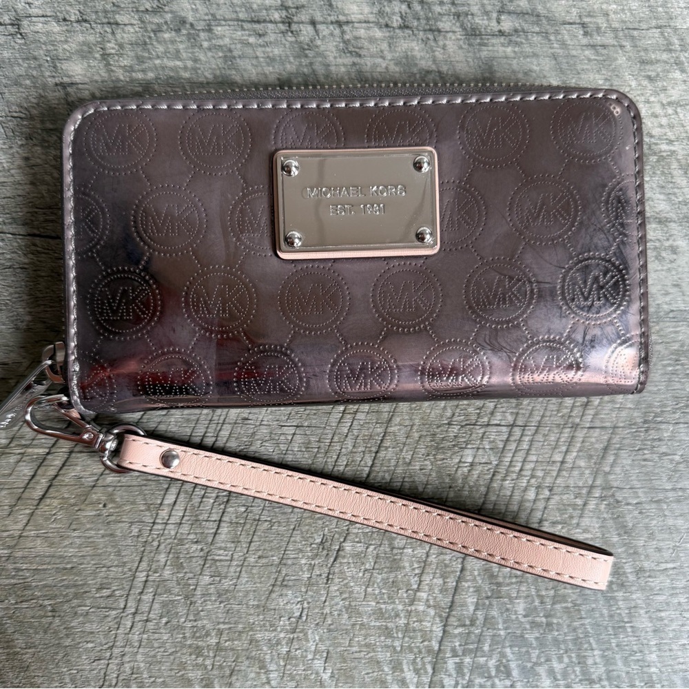 Michael Kors Metallic Bifold Wallet Wristlet Zip Closure